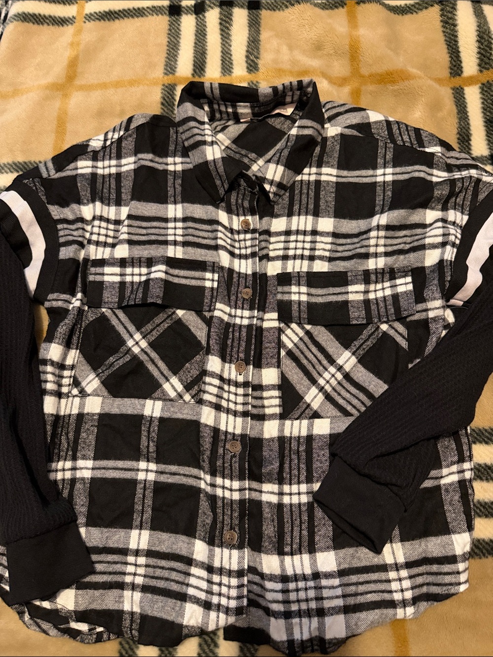 SO Black & White Plaid Button-Down Shirt